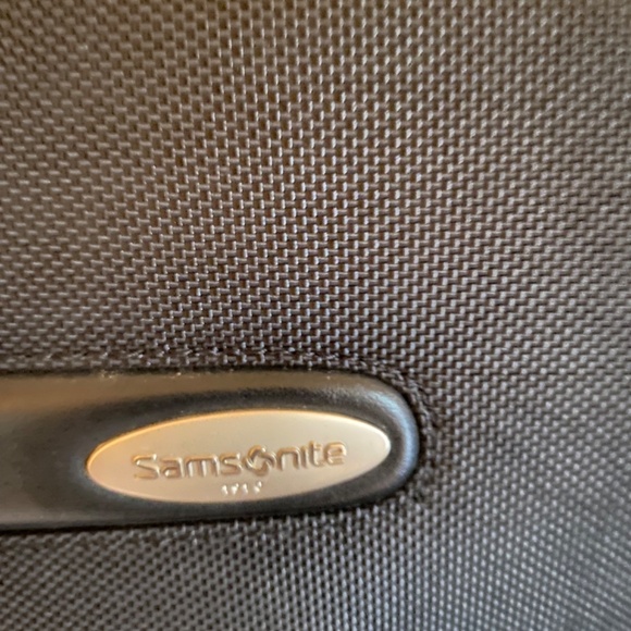 SAMSONITE NYLON FLAPOVER Laptop Briefcase Black Messenger Bag 17 X 14 X 5 - Picture 3 of 11